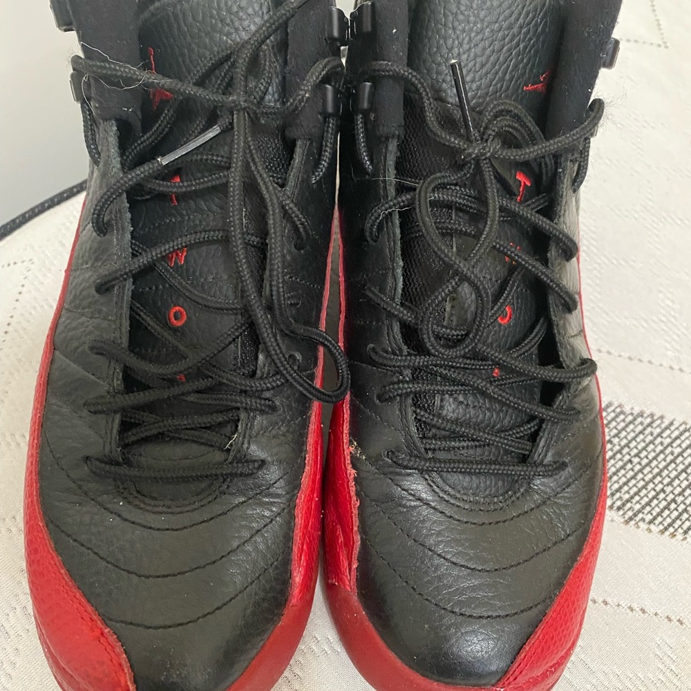 12 retro Jordan.use 2 time very good condition